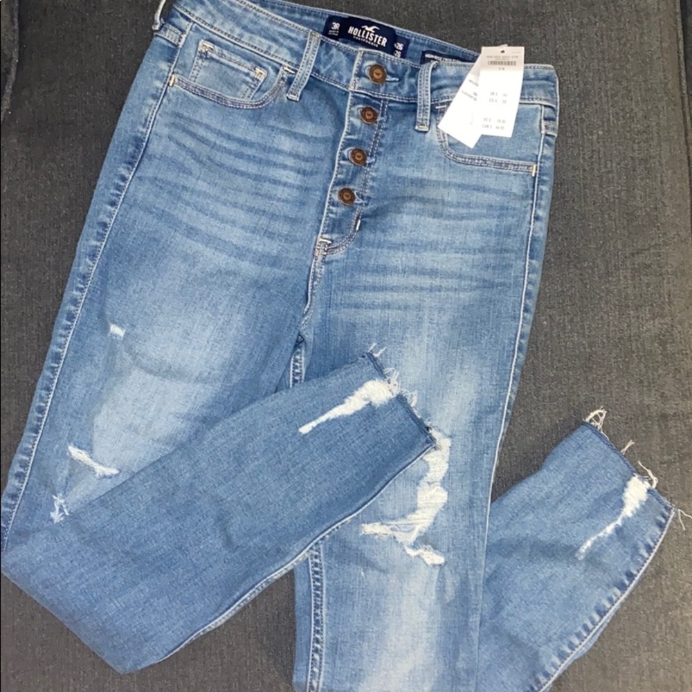NWT Hollister High Rise Cropped Jeans